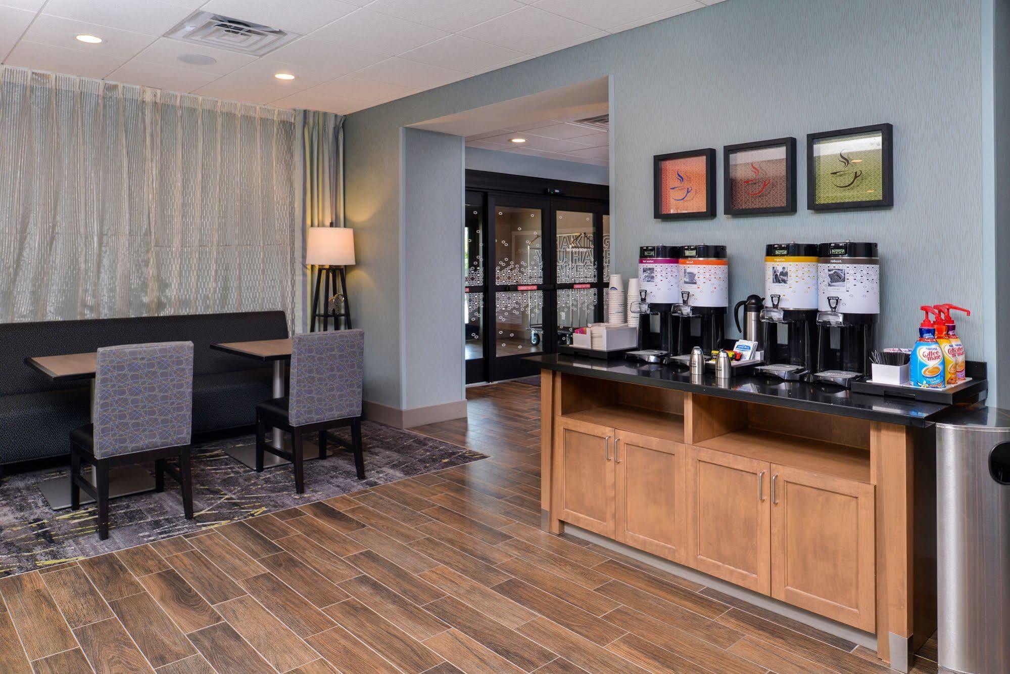 Hampton Inn By Hilton Omaha Airport, Ia Carter Lake Ngoại thất bức ảnh